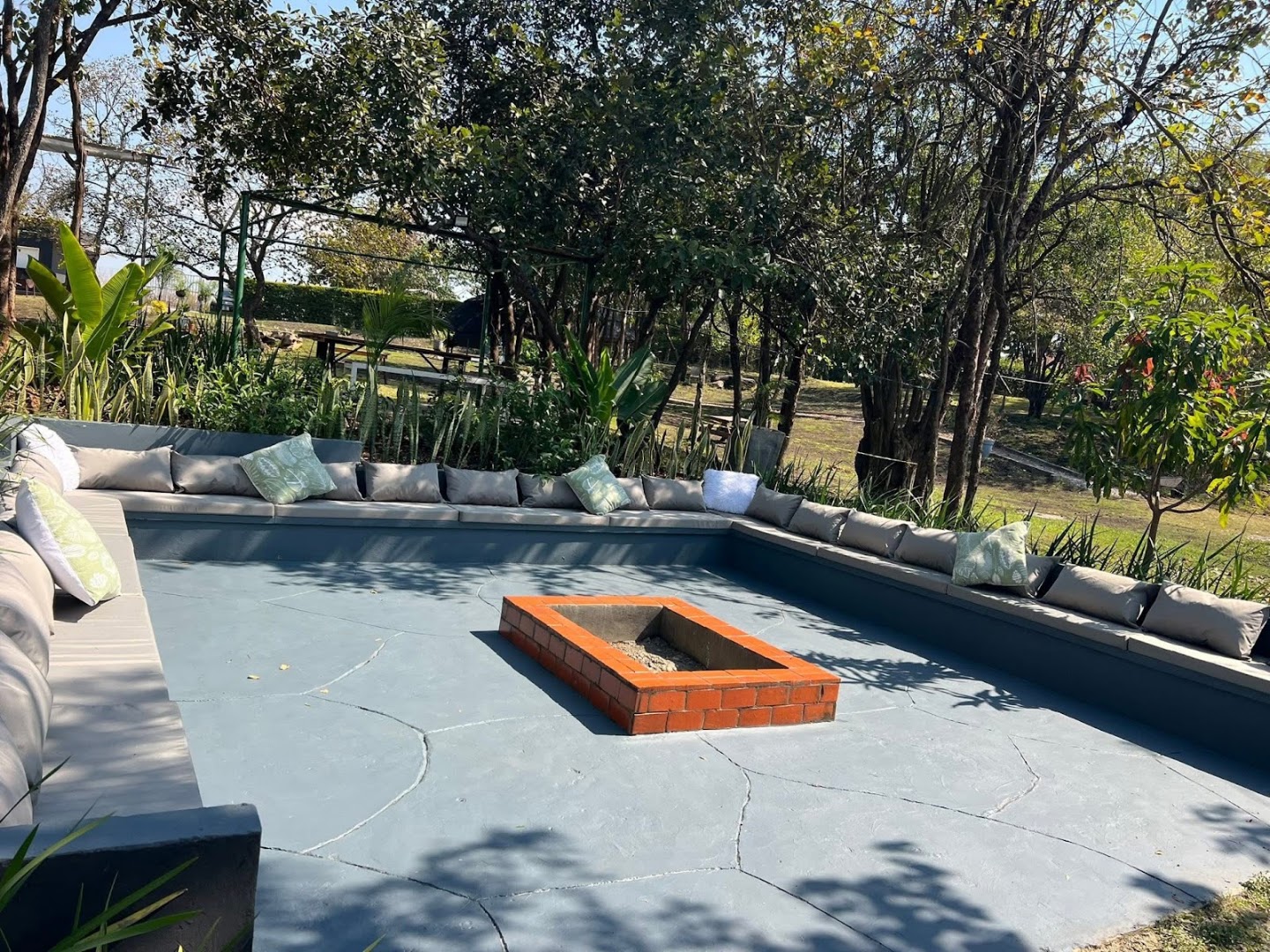 Twin Bridge Lodge: attractive outdoor seating area