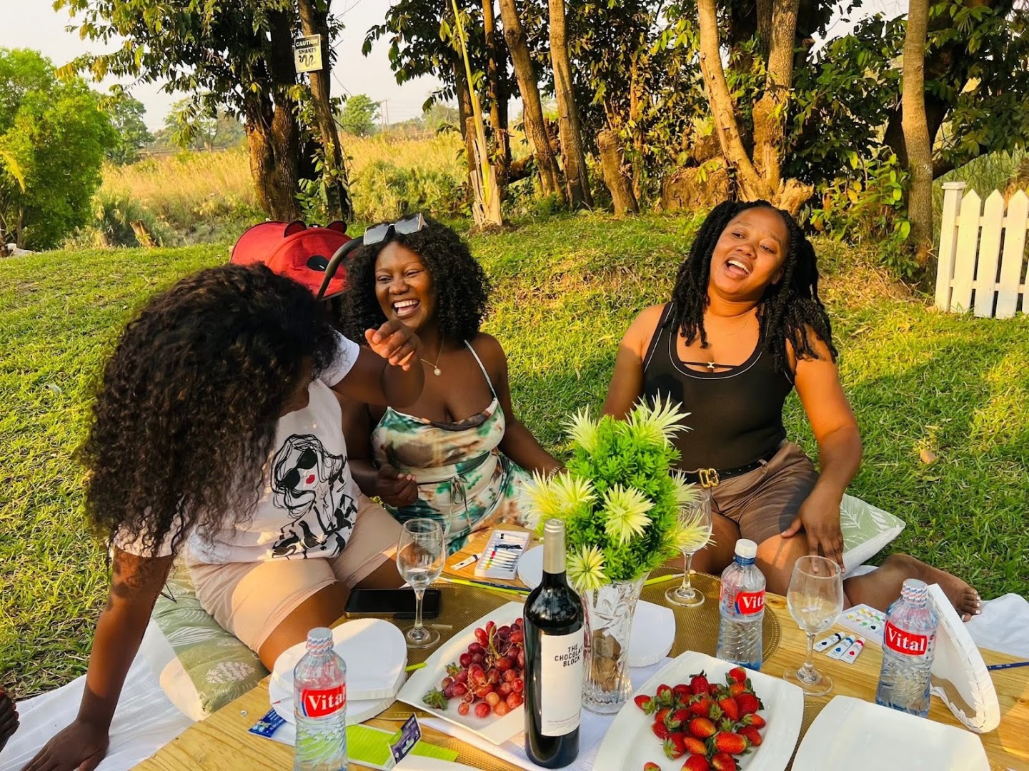 Twin Bridge Lodge: guests enjoying the venue