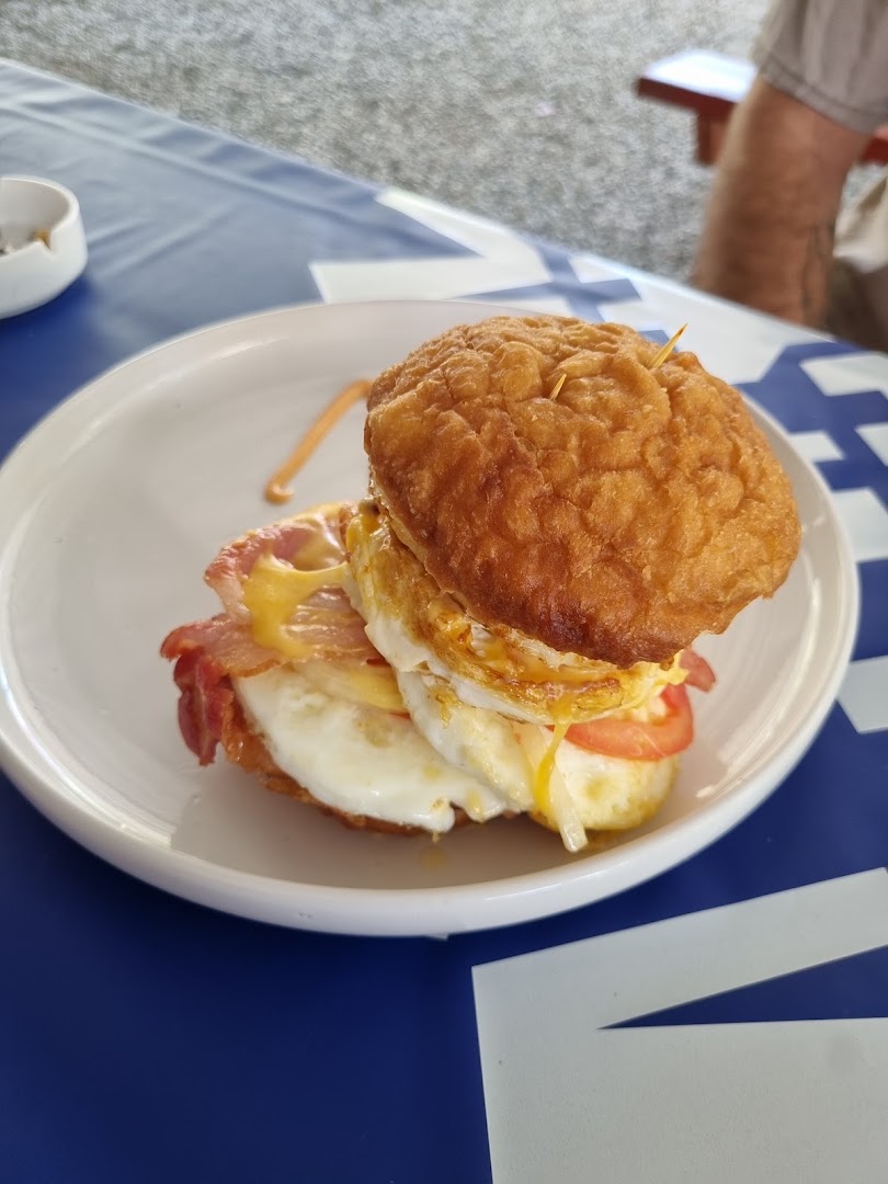 Zorgi's Pub & Grill: appetizing photo of served food