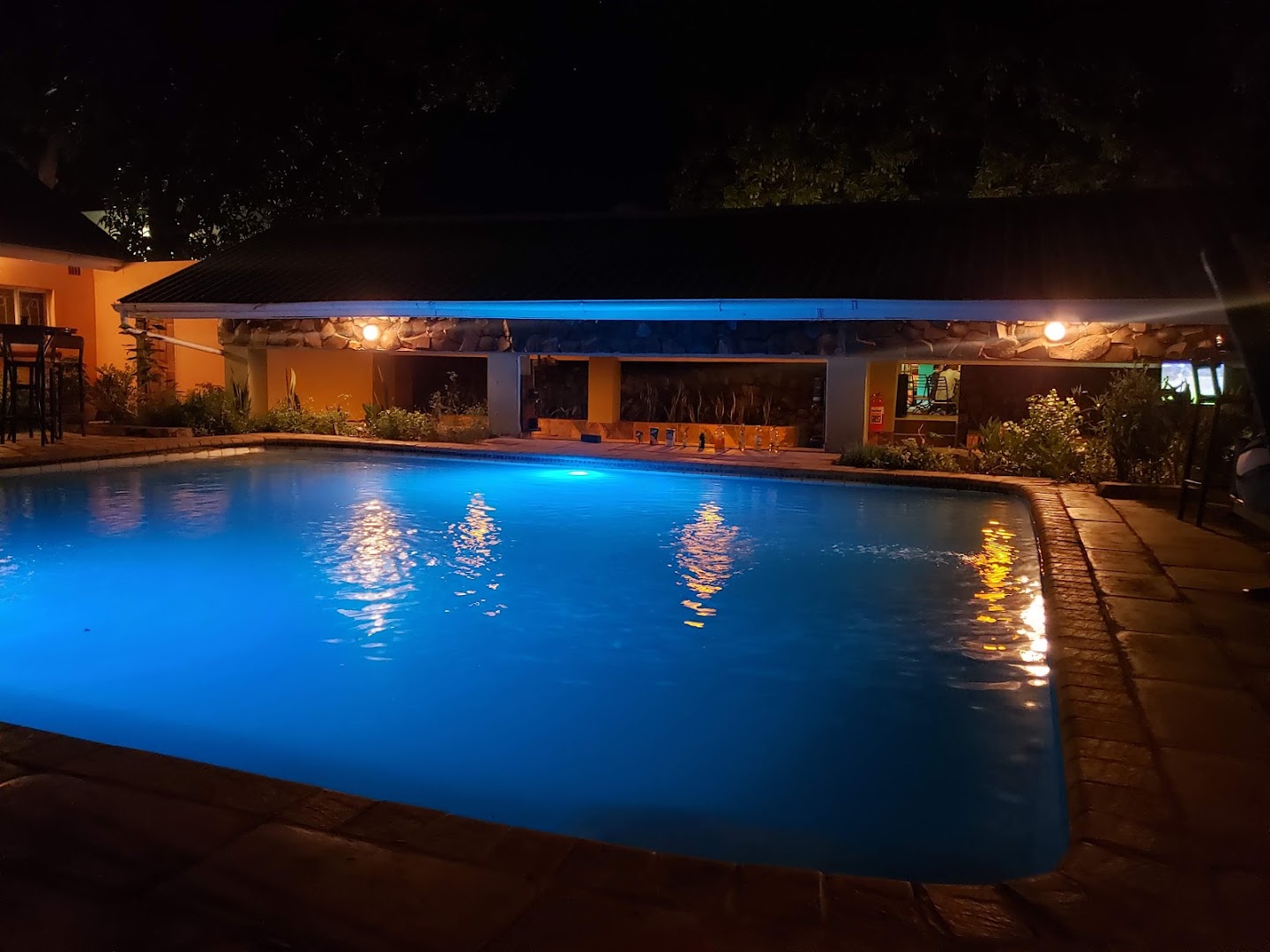 Cafe Zambezi: attractive night shot of venue