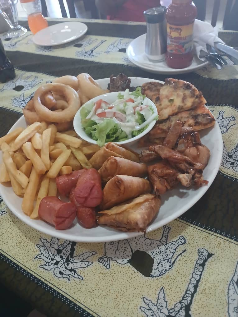 Flavours Pub & Grill: appetizing platter of restaurant food
