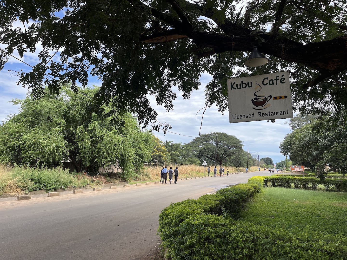 Kubu Cafe: clear signage identifies the venue