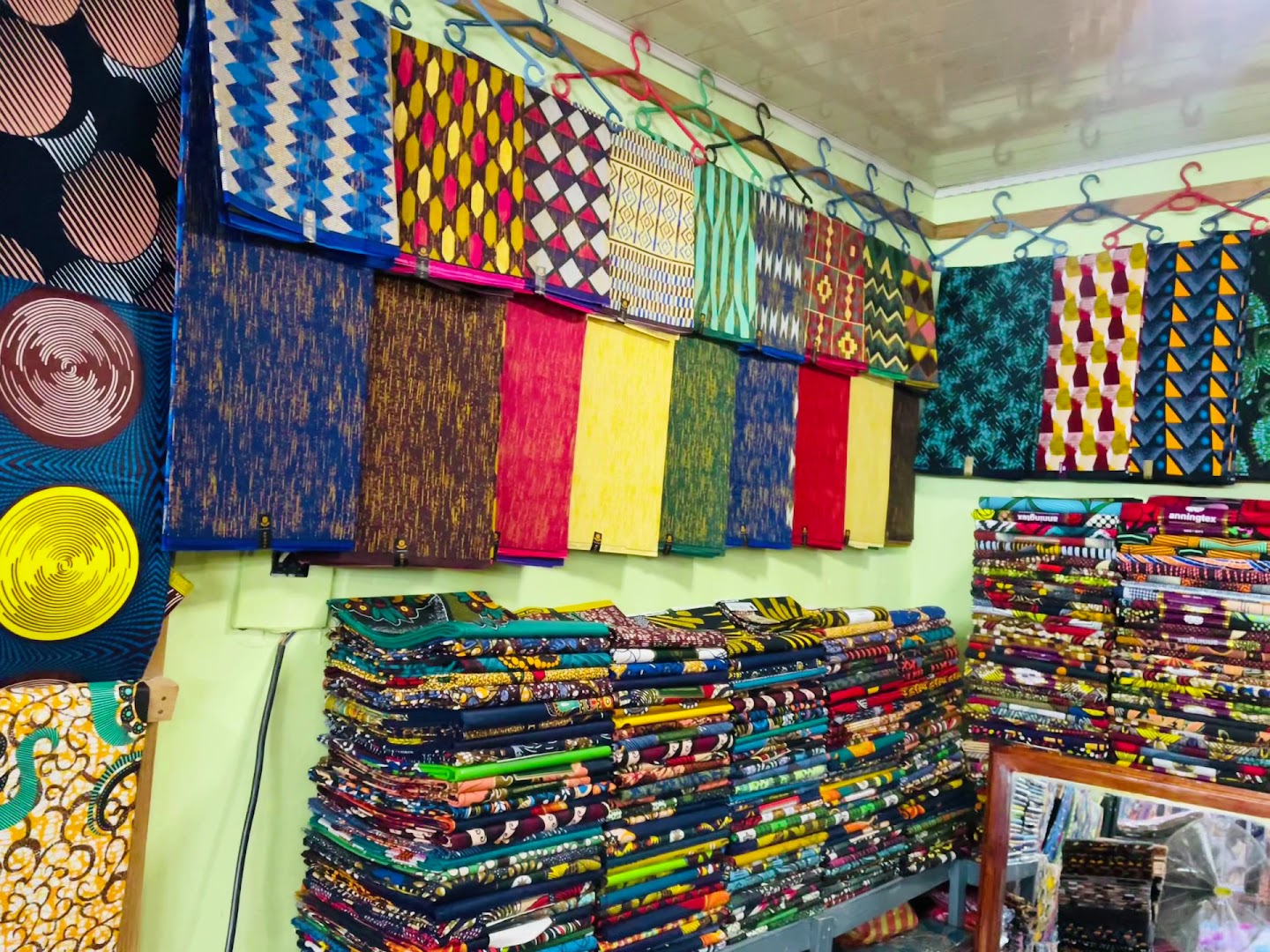 Maramba Local Market: clear display of shop products