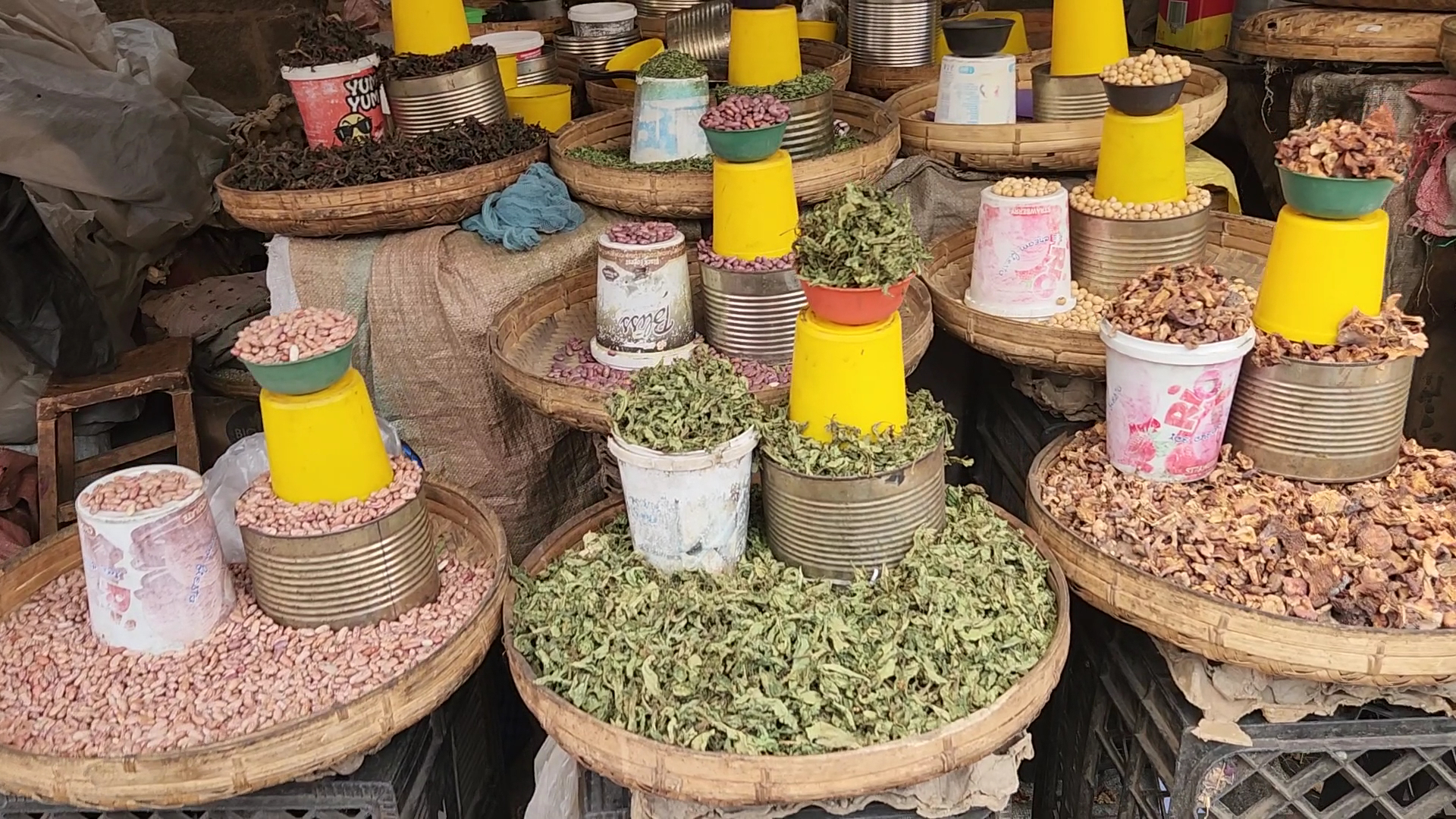 Maramba Local Market: clear display of market products
