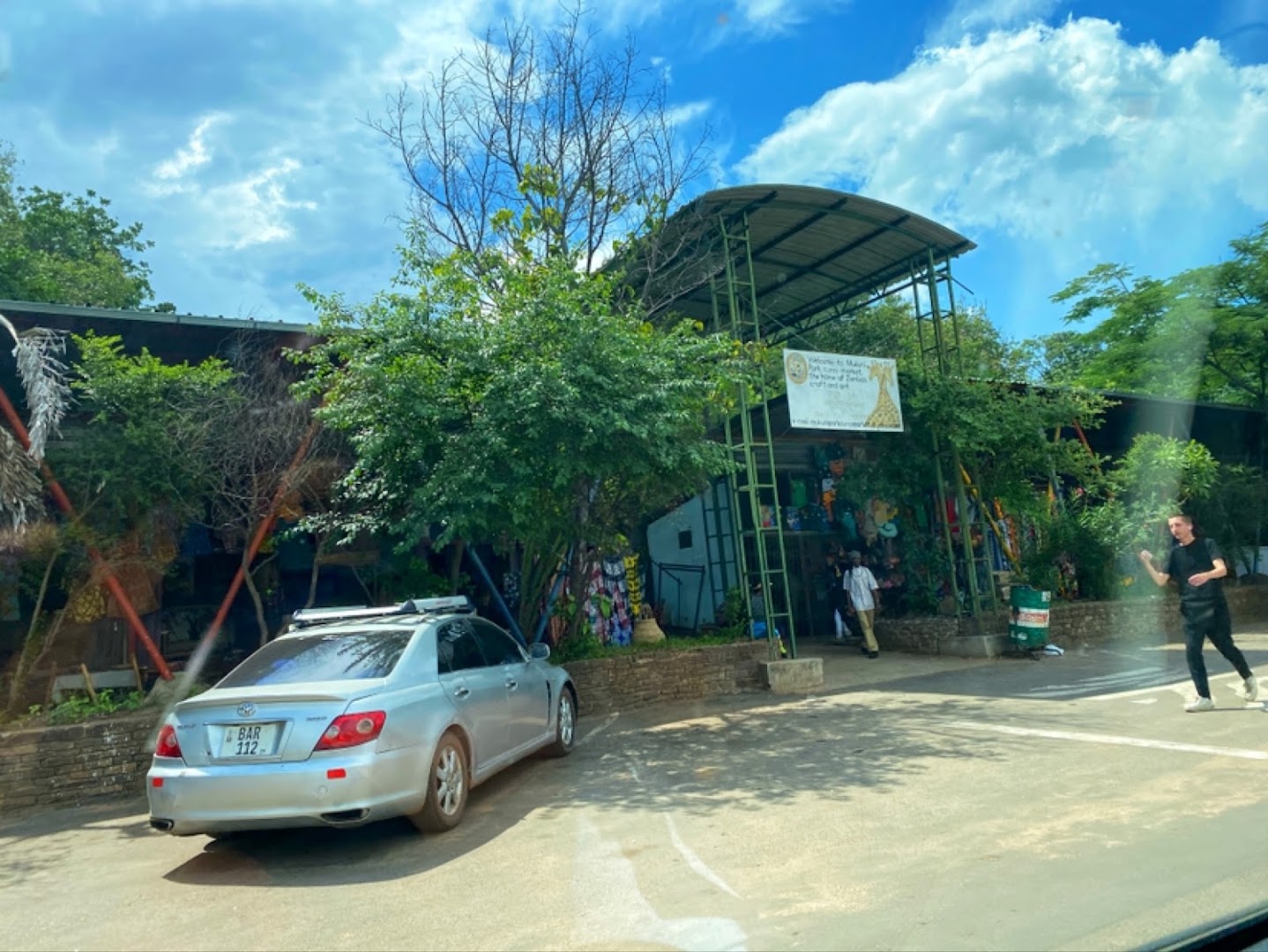 Mukuni Park Curio Market: clear exterior view of market