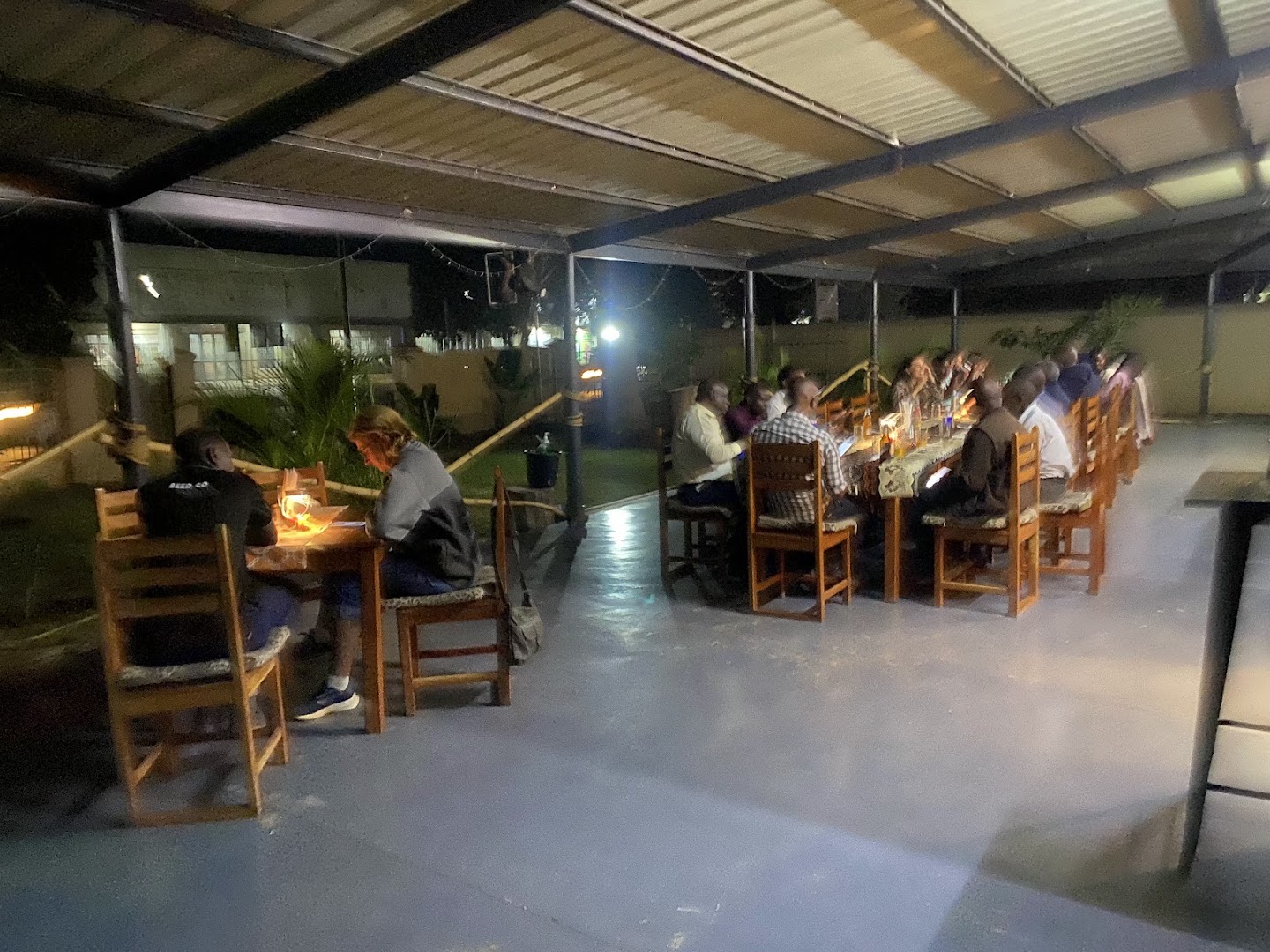 Nomad's Rest - Cafe and Bistro: inviting restaurant atmosphere