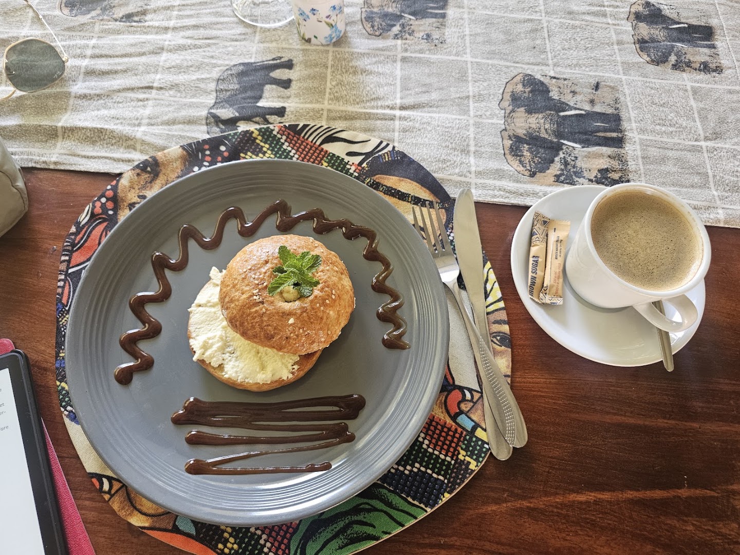 Nomad's Rest - Cafe and Bistro: appetizing food and coffee presentation