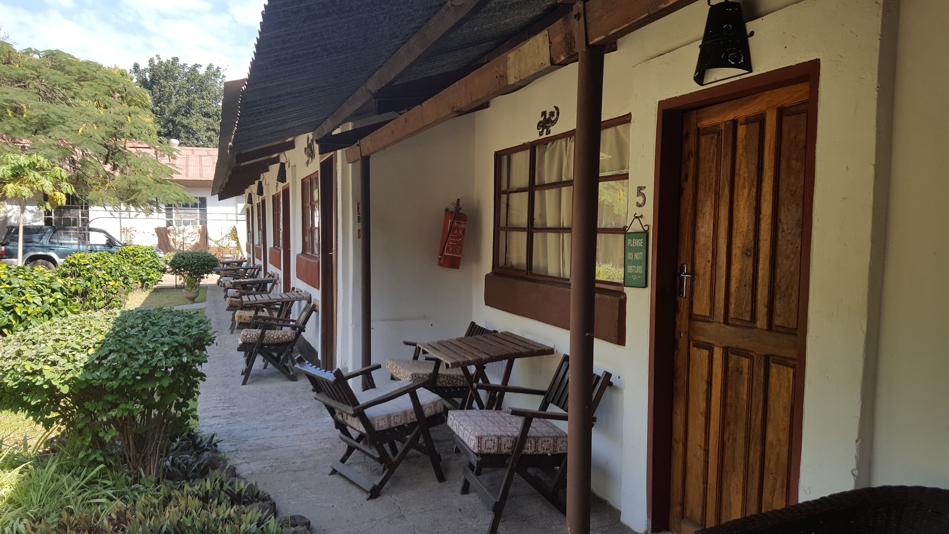 The Mango Tree Cafe: venue's outdoor seating