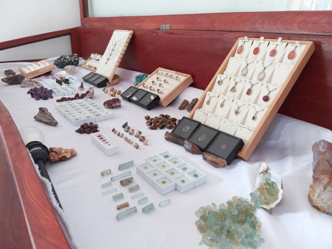 Zamrock Crafts and Gems: clear display of shop products
