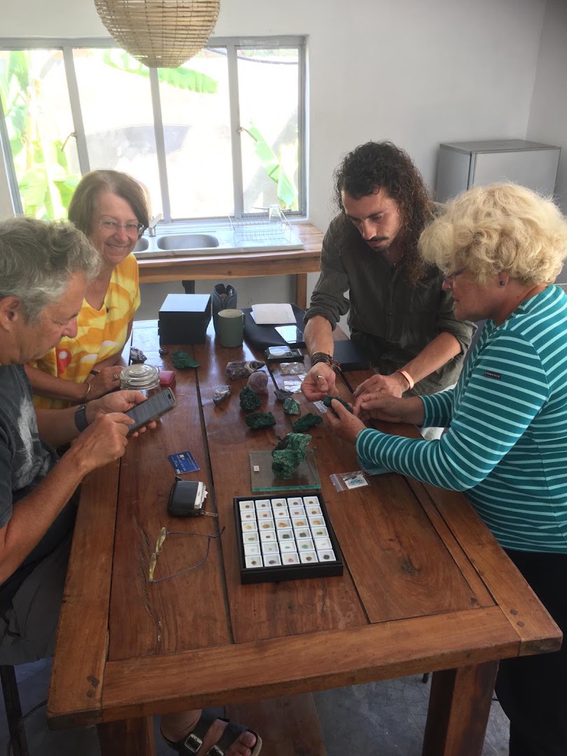 Zamrock Crafts and Gems: customers interacting with products