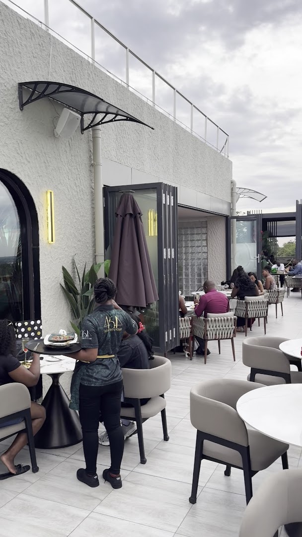 Four Six Four: venue atmosphere and service