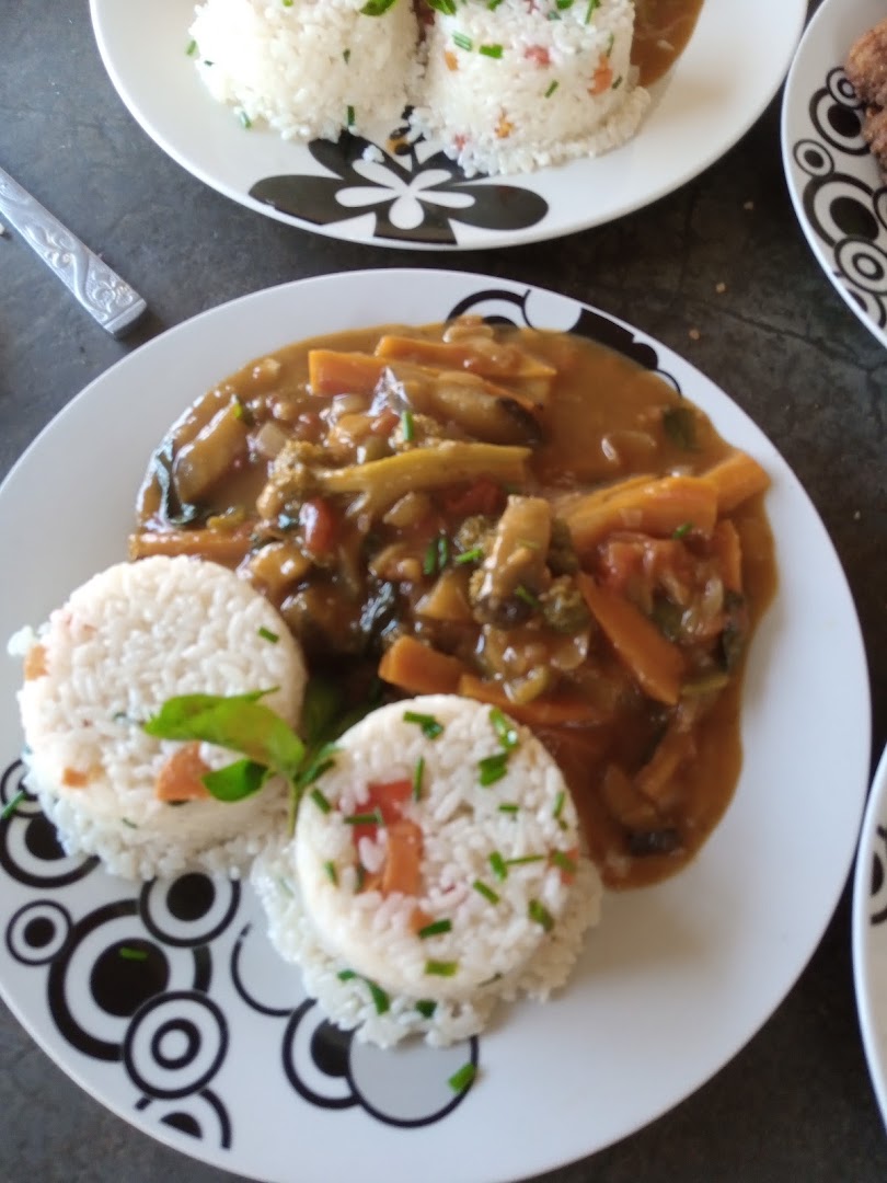 Dorphil Restaurant: appetizing food presentation