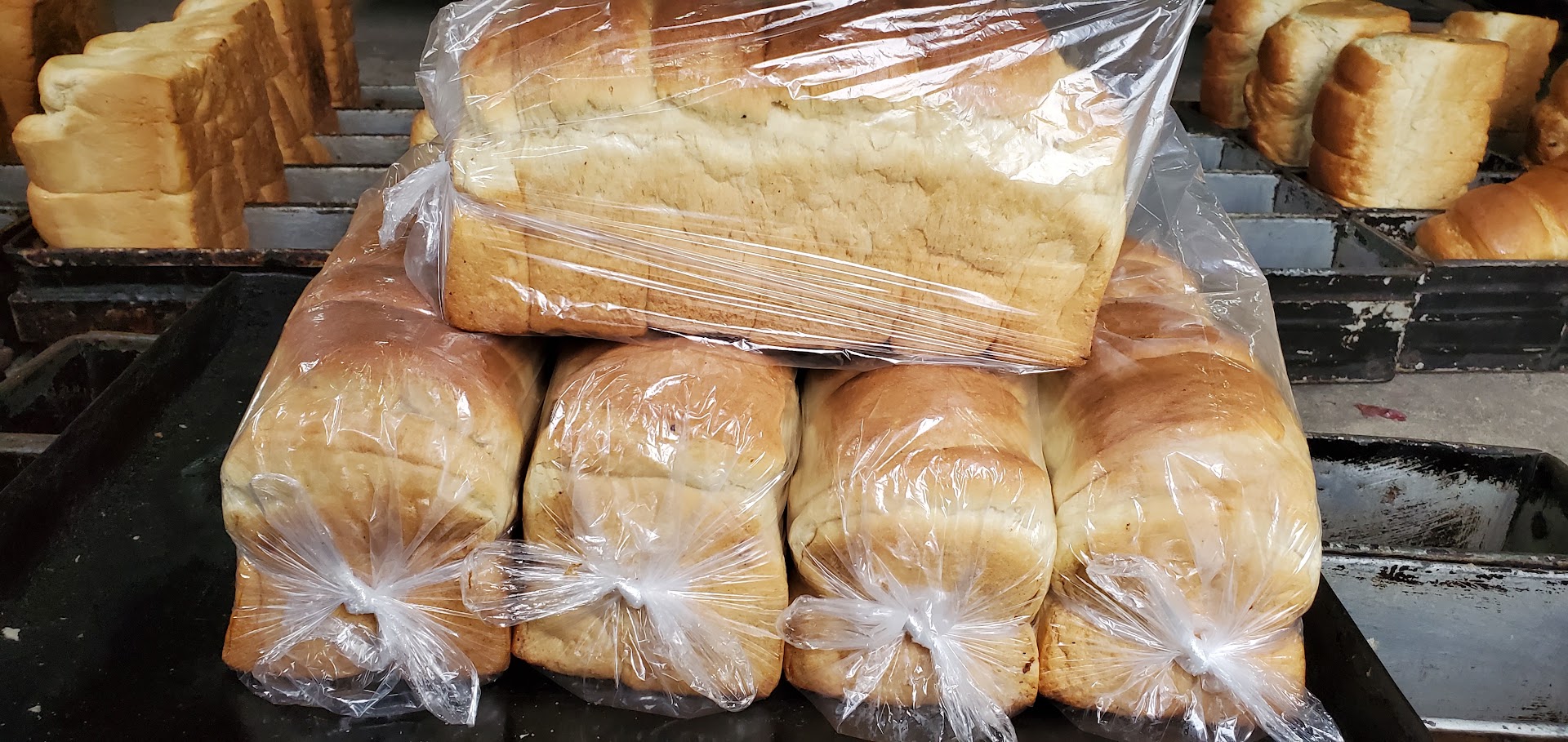 Lamz Bakery: clear photo of bakery products