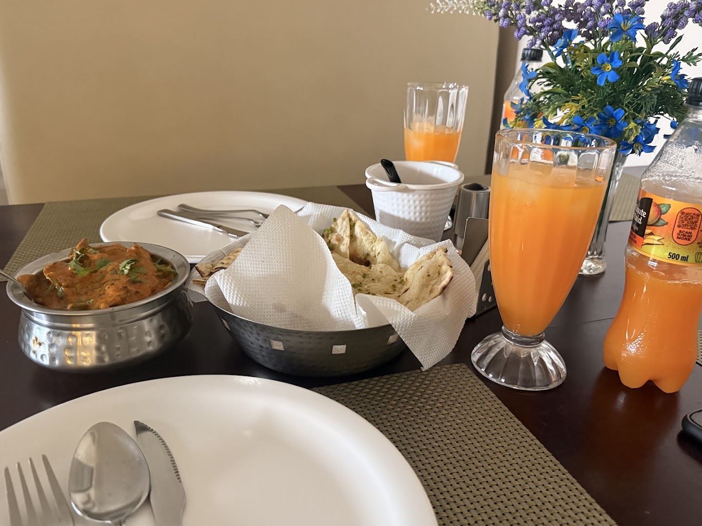 Nawab's Kitchen: appetizing food and drink presentation