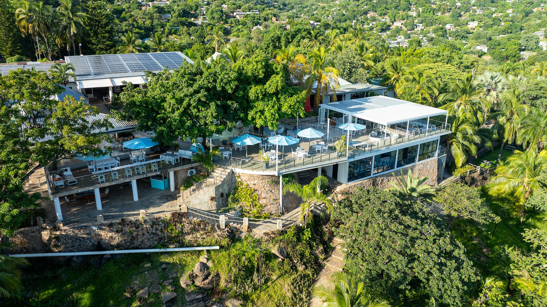 Lake Kariba Inns - The Fish Bowl: high quality aerial venue shot