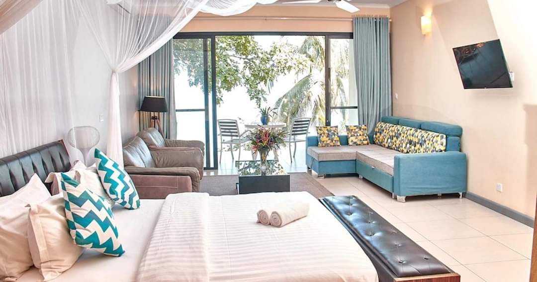 Lake Kariba Inns - The Fish Bowl: high quality hotel room photo