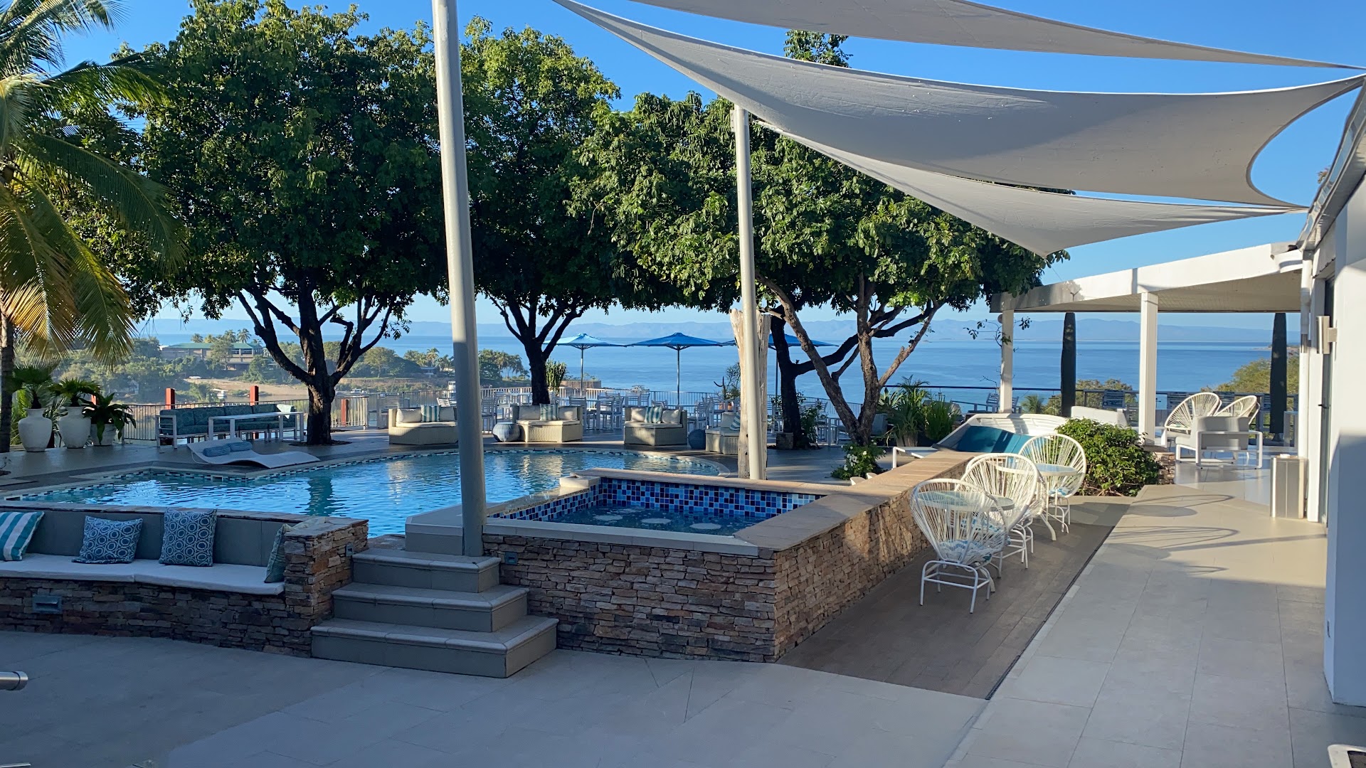 Lake Kariba Inns - The Fish Bowl: beautiful, high-quality venue atmosphere photo
