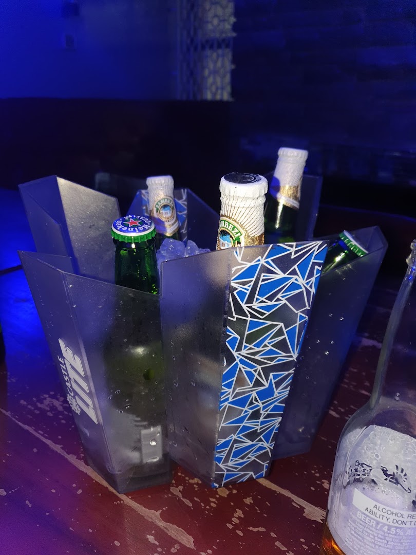 The Hangout (BAC): clear photo of bar drinks