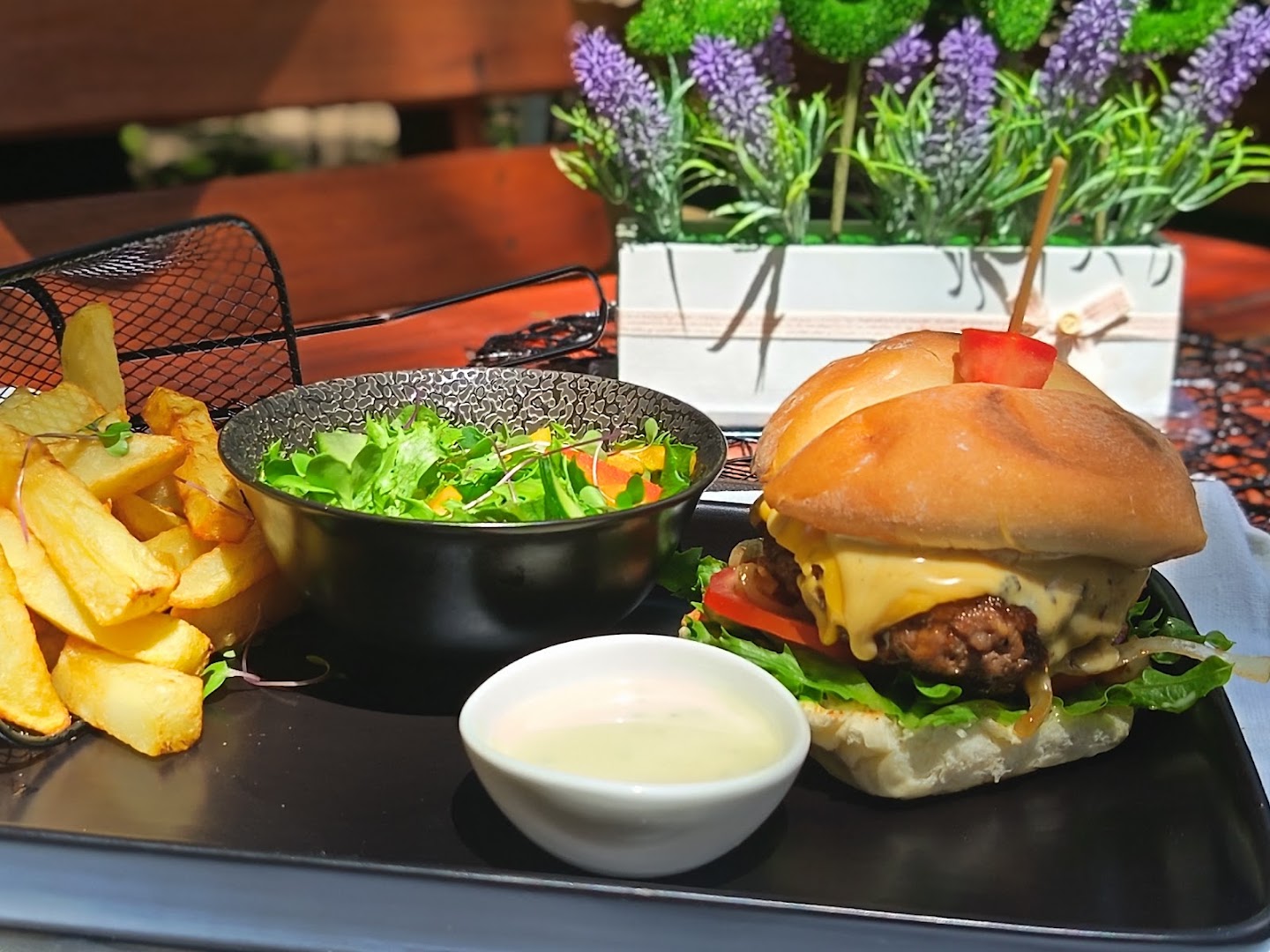 The Nest Café: appetizing, high-quality food photography