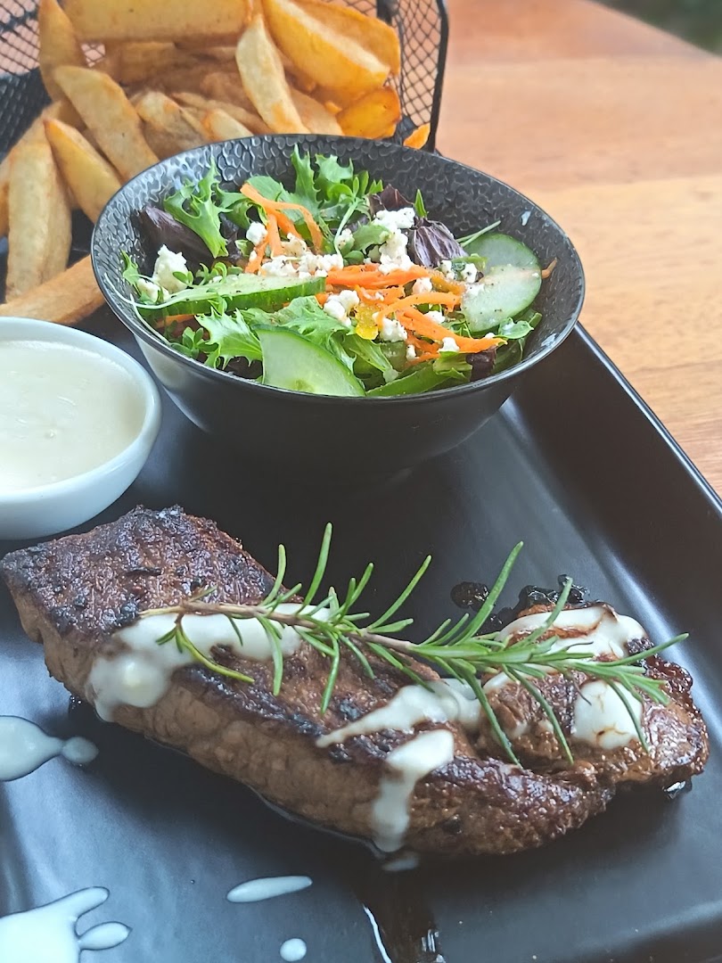 The Nest Café: appetizing, high-quality food photography