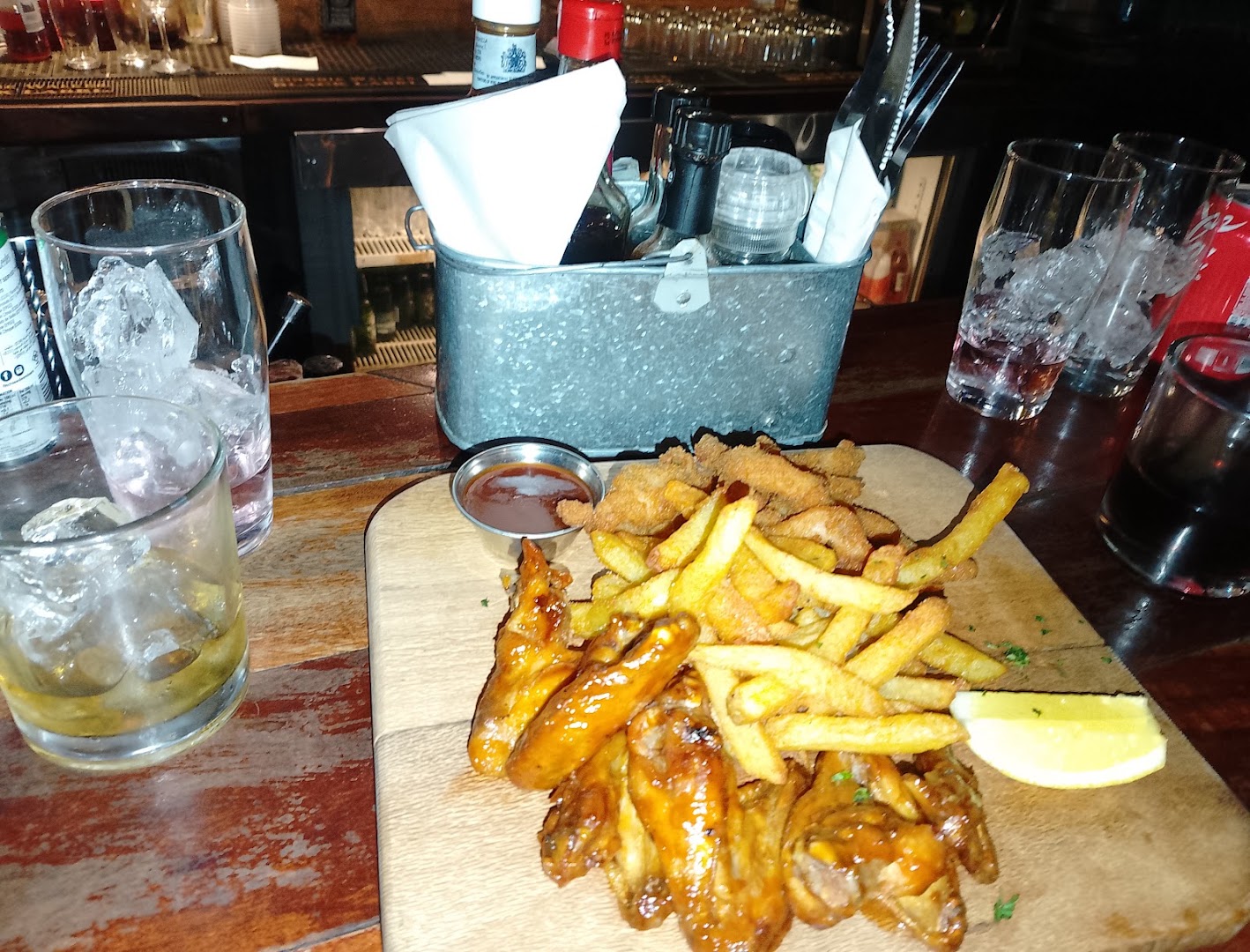 Pariah State Borrowdale: appetizing food photo at bar