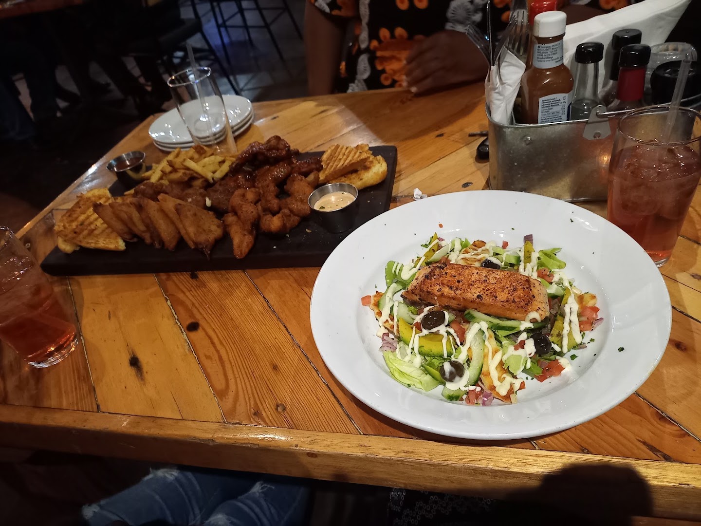 Pariah State Borrowdale: appetizing food and drink presentation