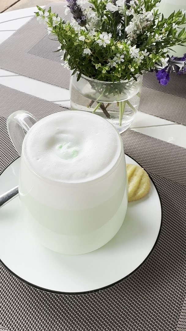 The Style Bar Café: appealing, high-quality breakfast drink photo