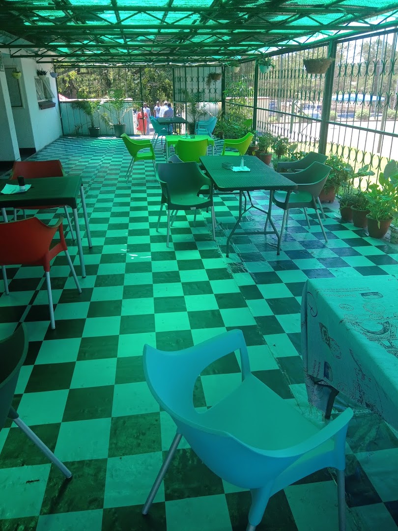 Sports Cafe: clear view of restaurant terrace