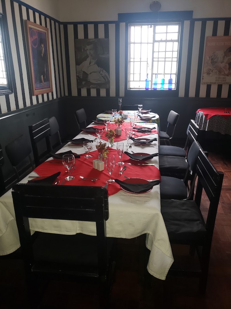 Moira Jane's Blue Bird Cafe: clear photo of restaurant interior