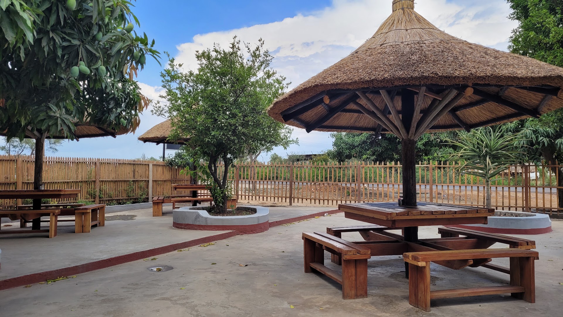 The Village Zw: inviting outdoor terrace atmosphere