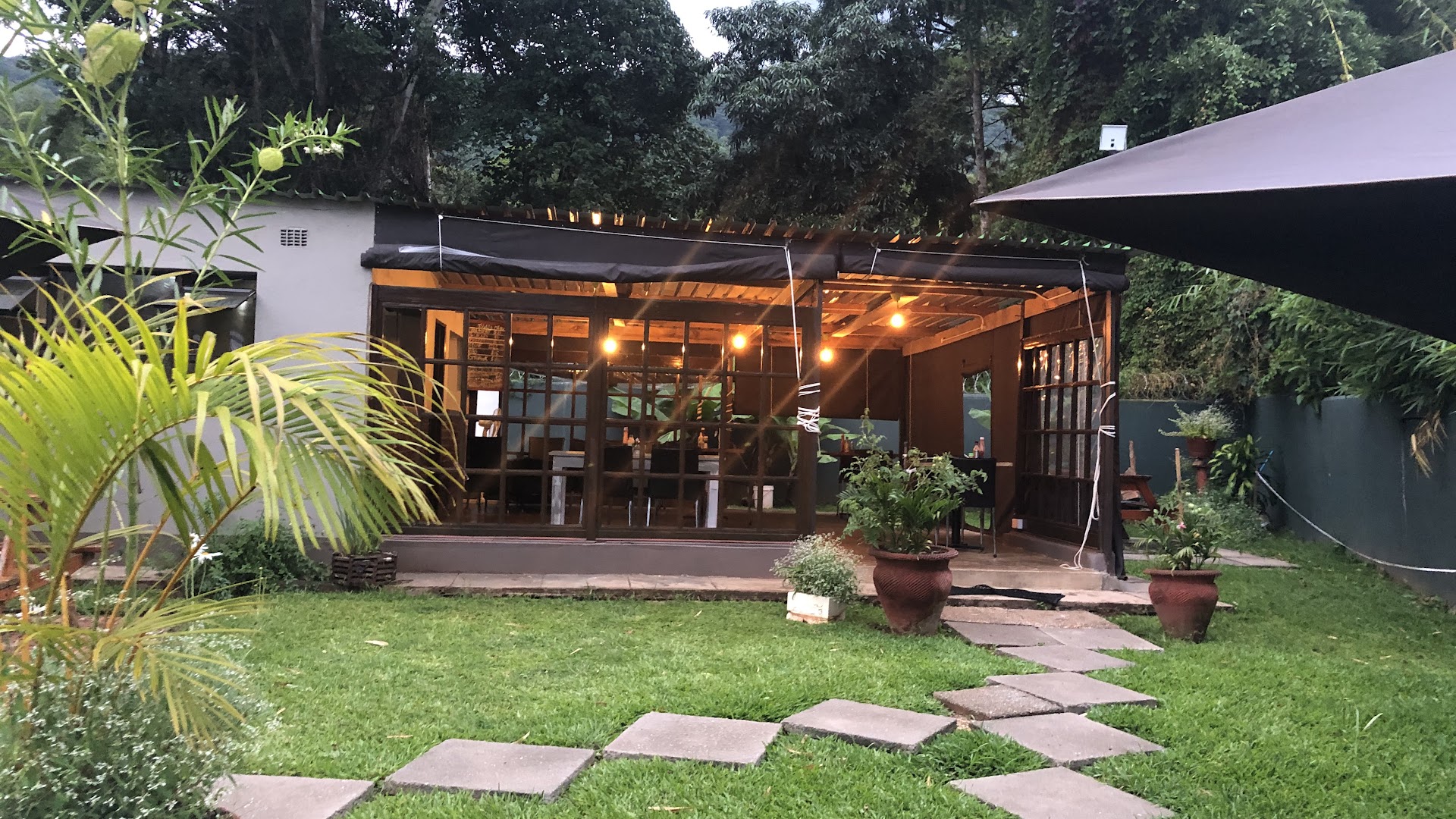 Café Retreat Mutare: inviting outdoor seating area