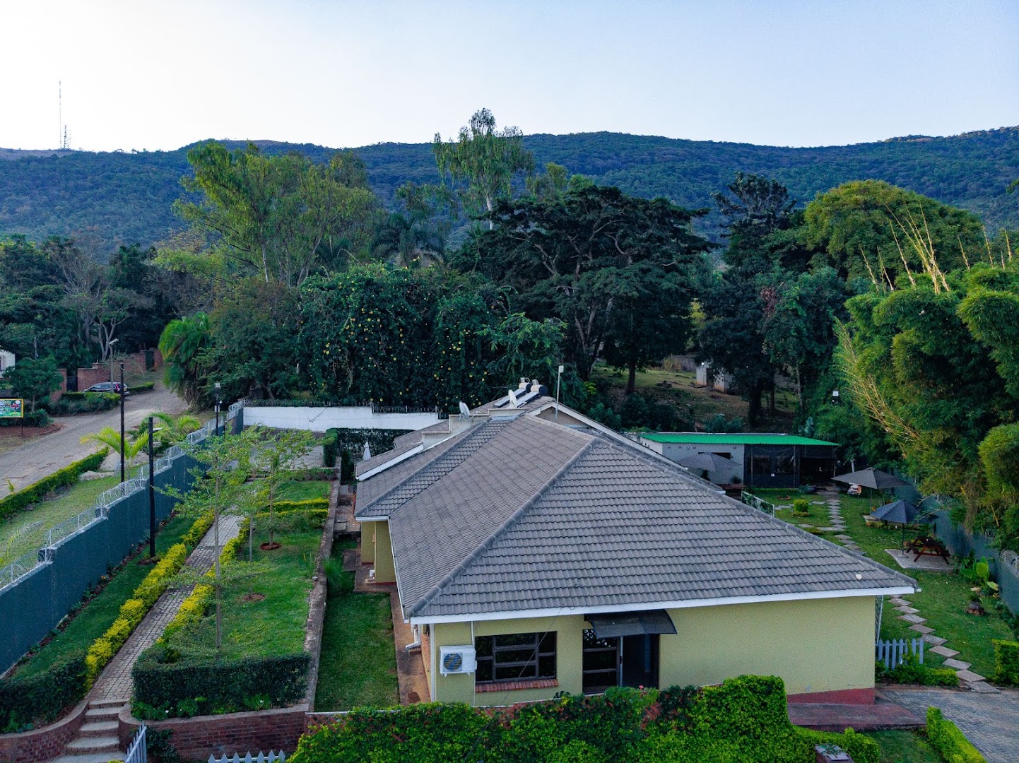 Café Retreat Mutare: clear exterior view of venue