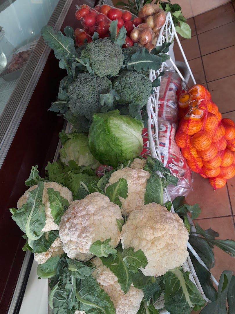 The Meat Shop: clear display of fresh produce