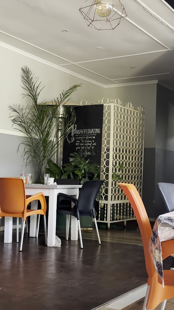 Zimbo's Café: inviting cafe interior atmosphere